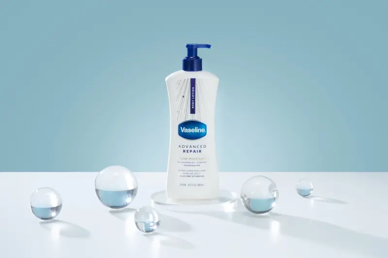 ▲ 凡士林推出潤膚露新系列，成分升級保濕超有感。（圖／凡士林提供 ）