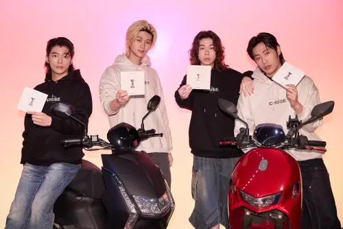 帕拉斯樂團小葵桃花運超旺！遇貴婦塞錢求陪酒　男性朋友直球告白
