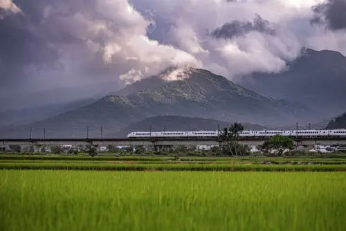 ▲花東縱谷國家風景區管理處攜手東區觀光圈 East of Taiwan ，針對花東地區推出「花東出『鏟』的幸福！旅宿1+1幸福專案」，圖為花蓮玉里。（圖／交通部觀光署官網https://www.taiwan.net.tw）