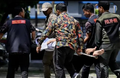 因性行為和喝酒被鞭刑140下！印尼未婚男女都被打
