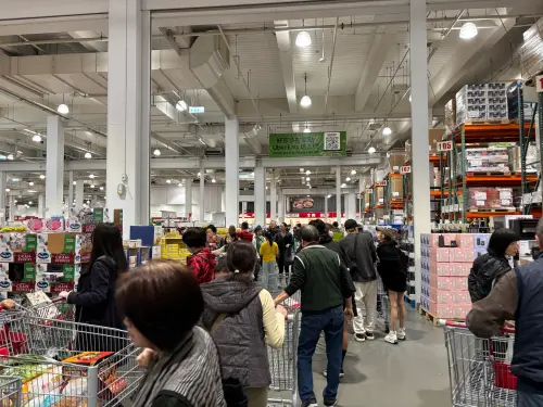 ▲好市多線上即起推出「購物週期購」，日常家用品可以設定週期、綁定扣款方式，賣場就會主動在定期時間送達會員家中。（圖／記者徐銘穗攝）