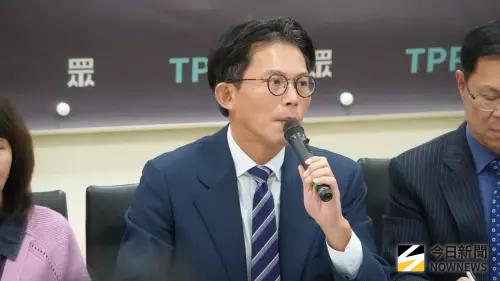 細數黃國昌在立院最後一夜！她轟：民主被清倉、權貴被解套
