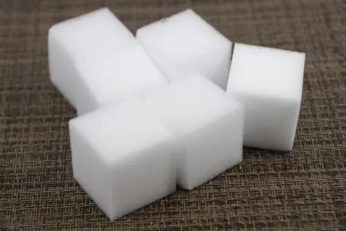 千萬別拿它洗碗！醫示警：科技海綿恐傷肝腎　高溫更容易釋出毒性
