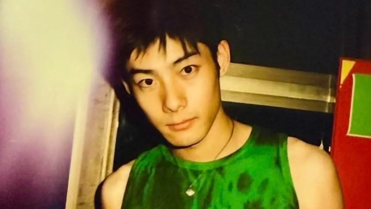 ▲施易男鮮肉時期舊照曝光，友人形容「根本是現在的CORTIS」。（圖／施易男 Eli Shih臉書）