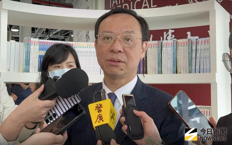 ▲對於狼醫事件，衛福部長石崇良說，會研議相關限制，且在發生事件後會先進行工作內容調整，降低風險，並輔導評估。（圖／記者張乃文攝）