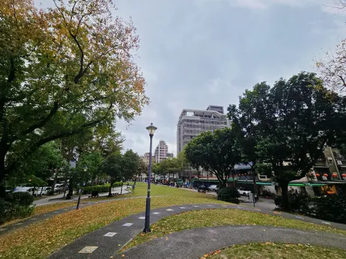 ▲中山區「中山日禾」就在雙捷運中間，多數戶別可側看心中山線形公園。（圖／信義房屋提供sinyi.com.tw）