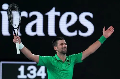 ▲2026年澳洲網球公開賽（Australian Open）男單準決賽中，38歲的塞爾維亞傳奇喬科維奇（Novak Djokovic）擊退衛冕冠軍辛納（Jannik Sinner）。（圖／美聯社／達志影像）