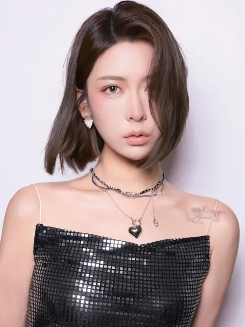 ▲林暄穎透過短影音，成功將老董事長耗資千萬沒能拯救的品牌重新翻身。（圖／翻攝自林暄穎IG@juliaxlln）