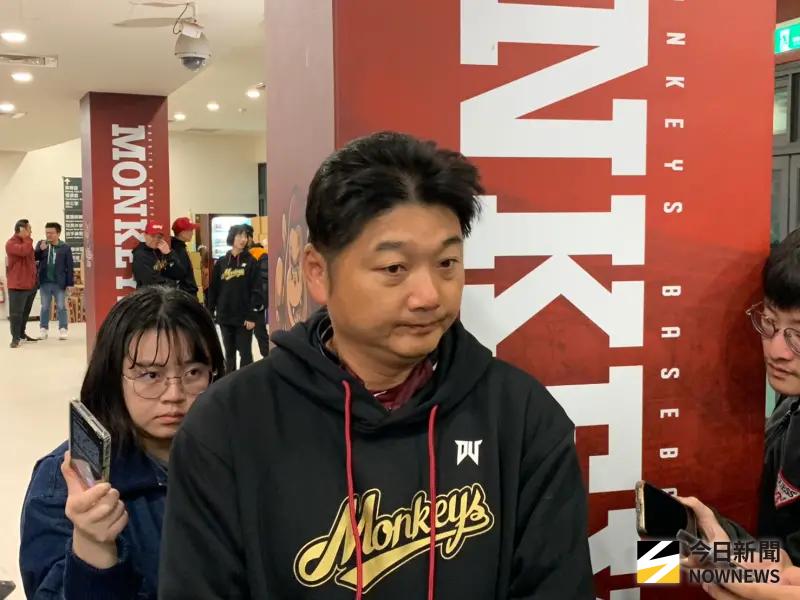 ▲曾豪駒新球季重新執掌樂天桃猿兵符，他坦言壓力不小，但不會想太多，讓選手安定成長、專心投入比賽與訓練，這是我最在乎。」（圖／記者陳柏翰攝,2025.01.31）