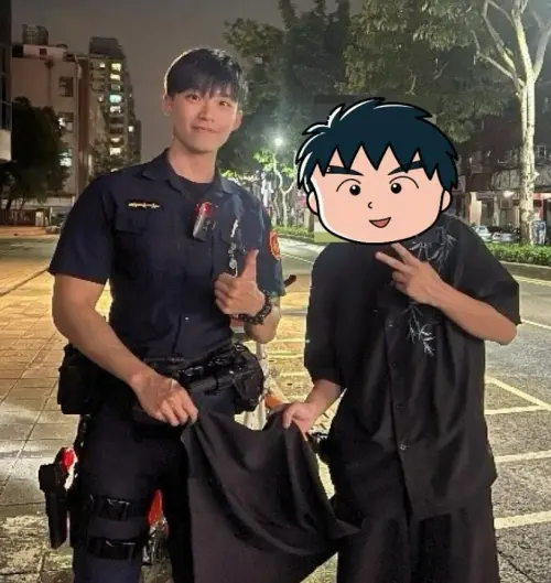 高雄暖警「蹲地救援」爆紅！IG逾7萬追蹤　顏值超高網友喊想遇到
