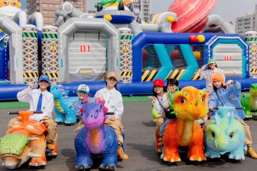 ▲今年「高雄冬日遊樂園」的碼頭樂園將推出9項全新設計遊具設施。（圖／高雄市觀光局提供https://www.facebook.com/khh.travel）