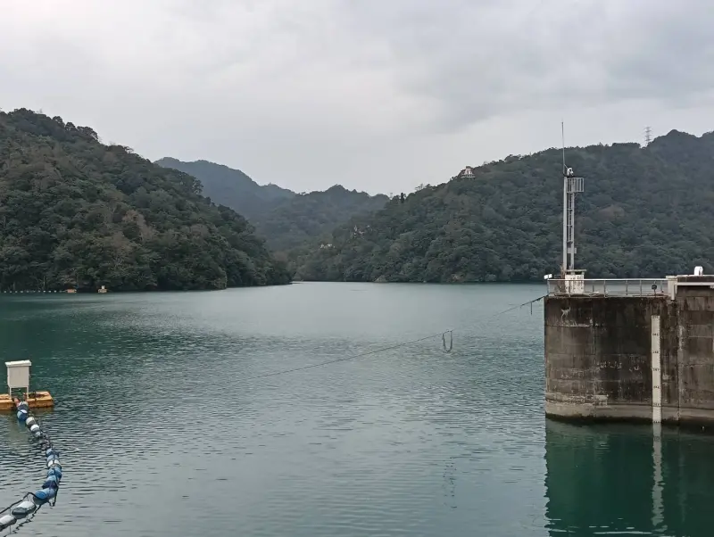 ▲水利署表示，AI資料中心往往採取水冷，可以循環使用，這點與半導體先進製程耗水量有相當差異，況且台灣工廠均用自來水，不是用可能會導致地層下陷的地下水，在台灣的AI用水並無疑慮。（圖／水利署）