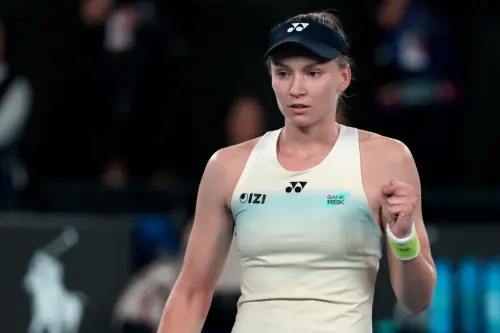 ▲芮芭奇娜為了獲得更好的經濟支持與職業資源，在20歲生日前夕決定轉籍哈薩克。（圖／美聯社／達志影像）