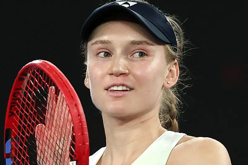 ▲2026年澳洲網球公開賽（2026 Australian Open）女單決賽落下帷幕，哈薩克好手艾蓮娜·芮芭奇娜（Elena Rybakina）憑藉著強大的發球與精湛的底線技術，成功登頂奪冠。（圖／取自#AusOpen X）
