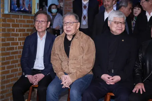 華碩施崇棠出席兆元宴　素食者也能放心吃？網友曝磚窯點餐細節
