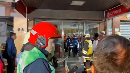 ▲台北市消防局獲報火警，出動消防車21輛、救護車3輛、人員63人。（圖／民眾提供）