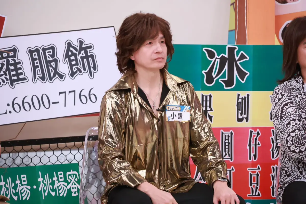 ▲小鐘（如圖）透露以前錄影的懲罰都超可怕，有次被電椅電到罵髒話，後來發現製作單位為了省錢，直接在椅墊下放電擊棒，讓他直呼：「那會死人的！」（圖／中天電視提供）