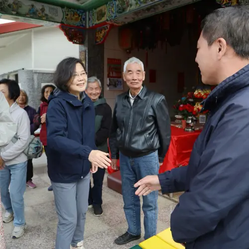 偕黨內縣長參選人二訪「樟之細路」！蔡英文親曝卸任後最愛做的事
