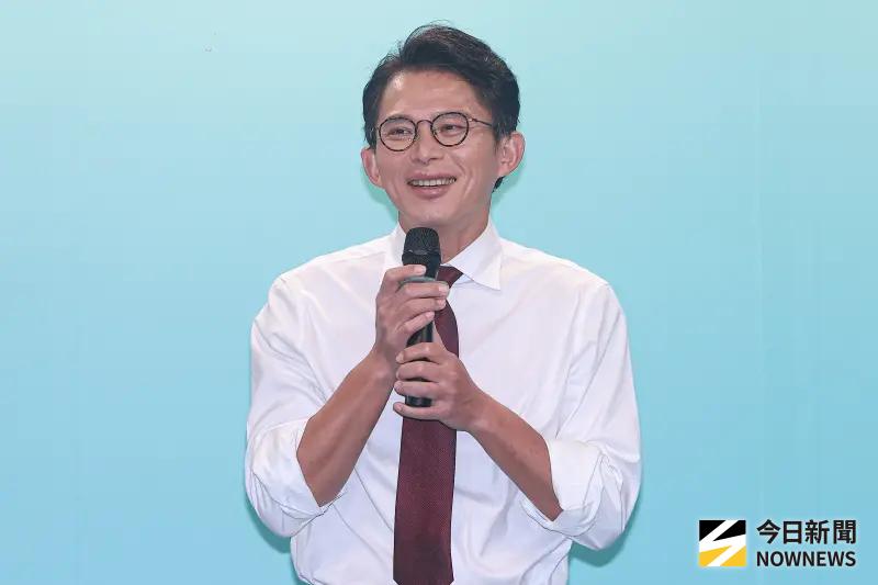 ▲黃國昌直播期間數度開啓營利功能收抖內，短短2晚就進帳30萬元。（圖／記者葉政勳攝）