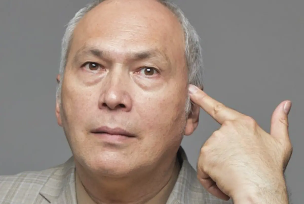 ▲日本男星莫雷羅伯遜（Morley Robertson，如圖）食道癌病逝，享壽63歲，他的老婆、女星池田有希子證實噩耗。（圖／X@gjmorley）