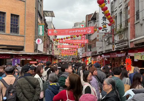 迪化街年貨大街改天逛了！眾變心去1景點：過年首選、乾淨水準高
