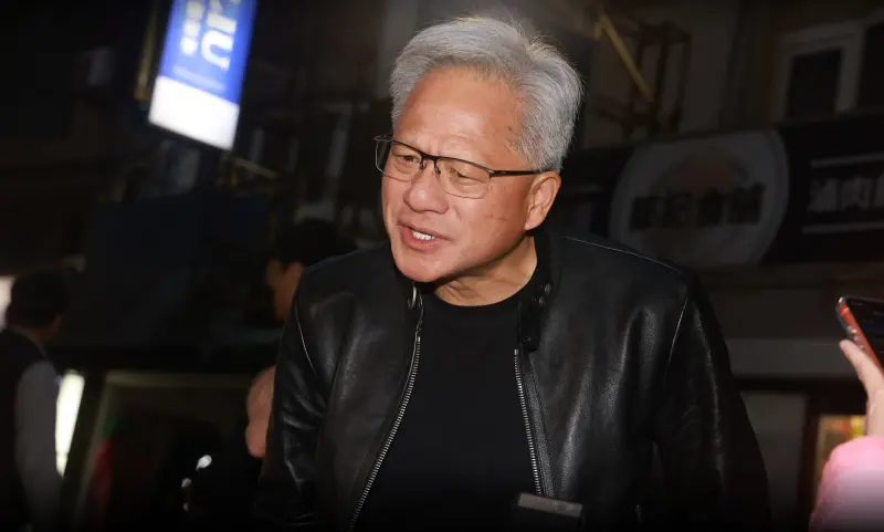 ▲他提到，輝達、台積電及其他輝達供應鏈去年都是個創紀錄的一年，更強調現在每家企業都需要投入「智慧」及AI工廠，相信今年也會是再次破紀錄的一年。（圖／記者葉政勳攝影）