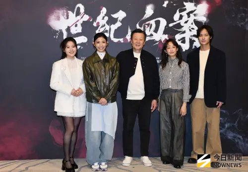 ▲楊小黎（左起）、李千娜、寇世勳、簡嫚書、夏騰宏聯手合作《世紀血案》，然而電影未上映已經風波不斷，主演團隊紛紛道歉。（圖／記者林柏年攝）