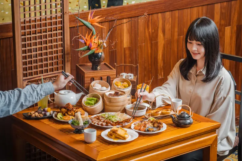 ▲路易莎開幕「隱岳閣」港點吃到飽全新品牌進駐雀客藏居台南永康，董事長黃銘賢表示，第二家店將於6月中與高雄知名飯店合作，推薦菜單價格、訂位資訊、開幕優惠一覽。添好運2月台中、高雄開放訂位點心放題。（圖／路易莎咖啡 louisacoffee.co）