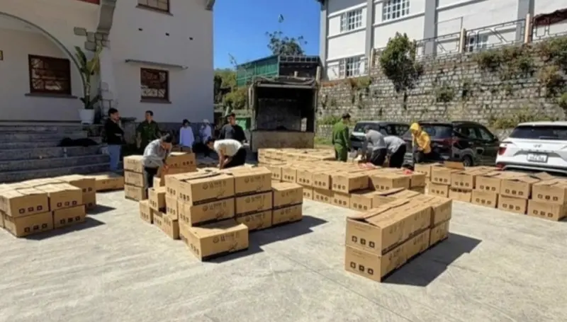 ▲越南警方近日在中部高原出手，查獲一處涉嫌製造「假咖啡」的倉庫。（圖／翻攝自越南公安部）