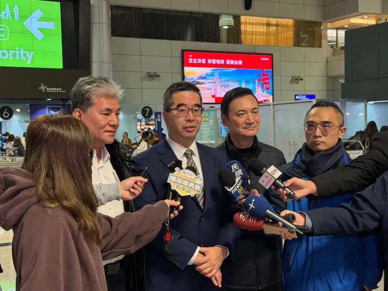 ▲國民黨副主席蕭旭岑偕同國政基金會副董事長李鴻源今（2）日上午率團前往中國北京參加「兩岸交流合作前瞻論壇」。（圖／國民黨提供）