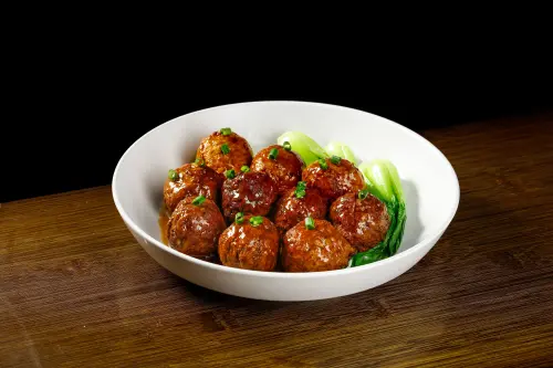 Lion’s Head Meatballs (Shutterstock)