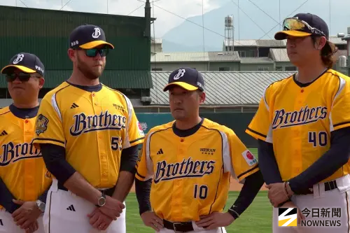 影／王建民、艾迪頓「身高攻擊」！中信兄弟教頭平野惠一嘆被欺負
