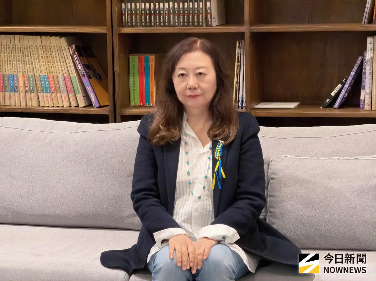 ▲日本導演山田茜前往烏俄戰區取景拍攝《戰火下的毛孩》，出發前她寫好遺書，「如果我過世了，東京的房產全數留給攝影師的家人」，讓和她同行的谷茂岡稔的家人能有一個保障。（圖／記者陳雅蘭攝）