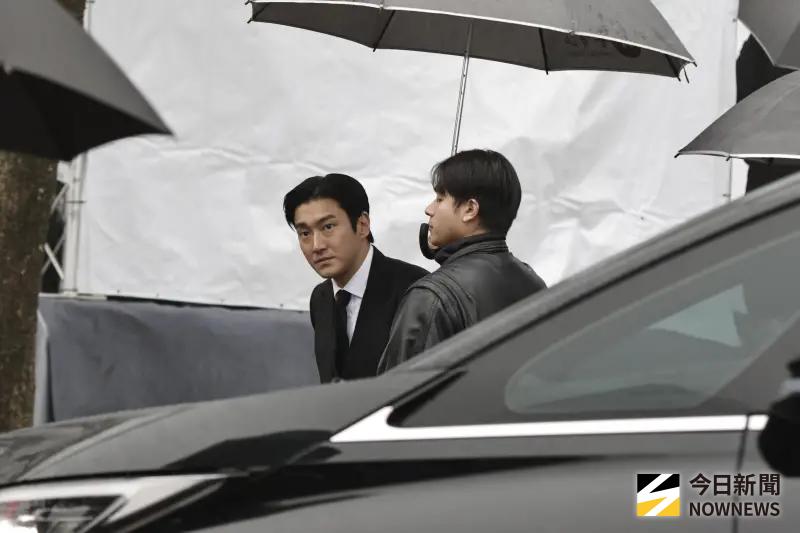 ▲大S紀念雕像下午2點在金寶山墓園揭幕，SUPER JUNIOR的始源（如圖）都來到現場致意。（圖／記者吳翊緁攝影）