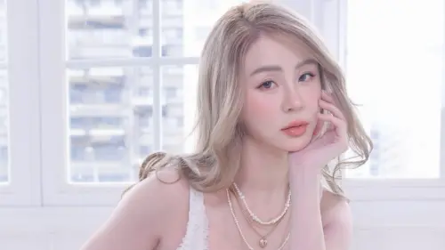 短今送福利了！洋裝上下都開洞節省布料　女神：今天不當諧星
