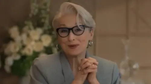 ▲《穿著PRADA的惡魔2》米蘭達（如圖）再次回歸，毒舌的特徵仍未改變。（圖／二十世紀影業YouTube）