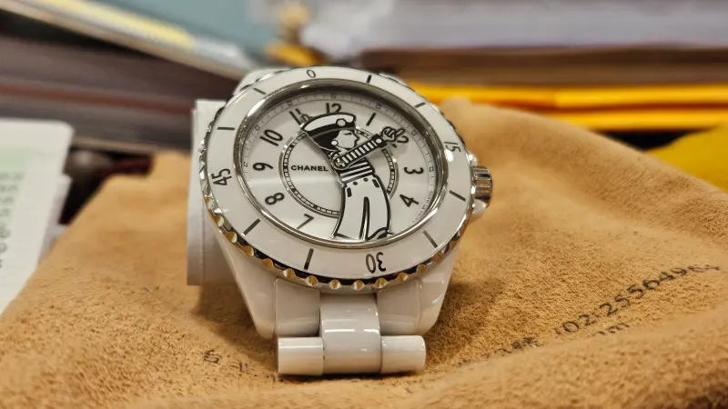 ▲CHANEL J12腕錶,價值43萬元。(圖/記者劉松霖攝)