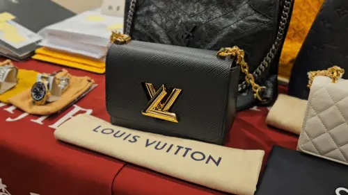 ▲LV TWIST Bag，價值21萬5千元。（圖／記者劉松霖攝）