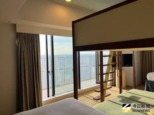 ▲幾乎每間房都擁有超大落地窗，面向超美大海。（圖／記者張乃文攝）