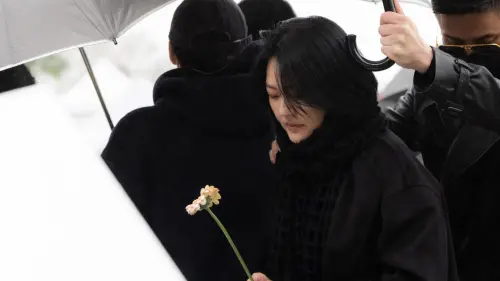 小S大雨中淚悼大S！致詞全文曝光超催淚　七仙女齊聚獨缺Makiyo
