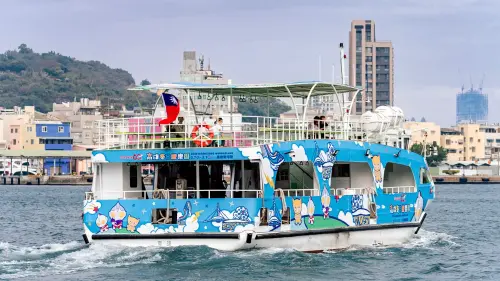 ▲超人力霸王主題渡輪。（圖／高市府觀光局提供）