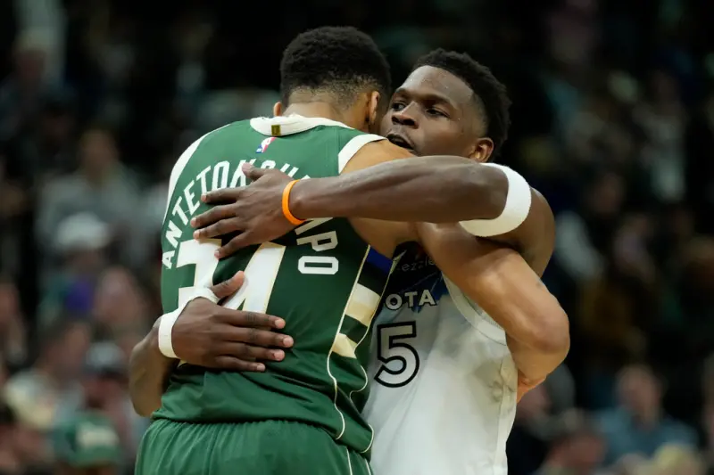 ▲明尼蘇達灰狼正展現出極強的侵略性，成為金州勇士在西區爭奪字母哥的最大威脅。（圖／美聯社／達志影像）