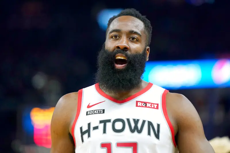 ▲隨著2026年NBA美國職籃（National Basketball Association）交易截止日逼近，美國記者Rob Murrows爆料火箭與騎士是正在認真追逐大鬍子哈登（James Harden）的兩支球隊。（圖／美聯社／達志影像）