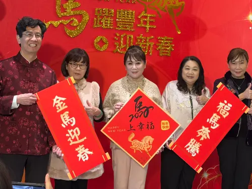 ▲遠東SOGO董事長黃晴雯（左3）。（圖／記者鍾怡婷攝）