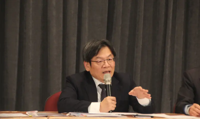 ▲葉俊顯表示，2026年台灣預估在振興民間消費、公共支出增加、帶動民間投資，以及淨輸出成長等4大助力之下，國發會目標今年經濟成長率可以達到4.56%，並且人均GDP可以達到4萬2170美元。（圖／記者鍾泓良攝影）