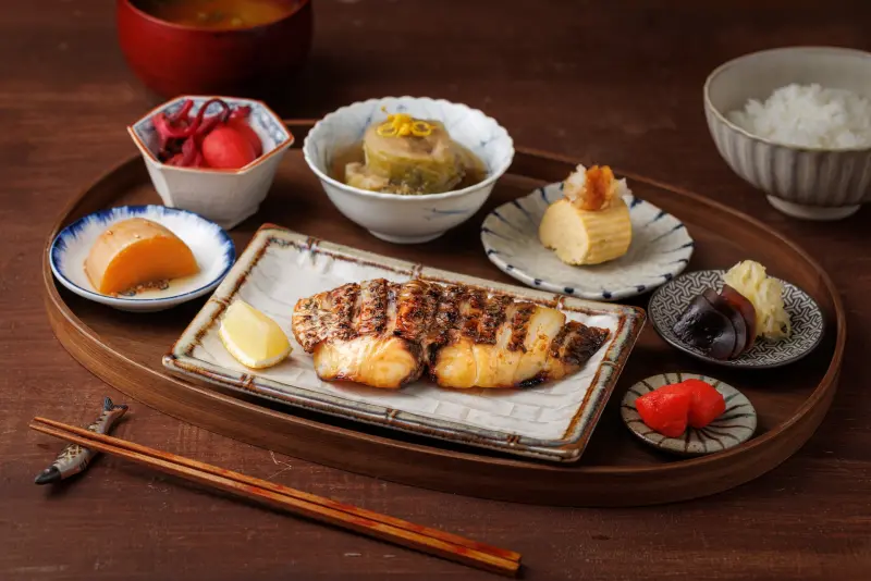 ▲以「初魚」品牌起家的豊漁餐飲集團推出全新品牌「朝炭」，主打正宗日式烤魚早餐，一推出就受到矚目，目前2月15日前座位已被預訂光。（圖／豊漁餐飲集團提供www.instagram.com/asasumi.tw/）