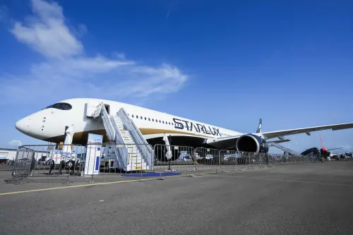 ▲星宇航空預計自 4 月 1 日起調漲訂位服務費，為本次漲幅最高的航空公司。圖為星宇A350-1000廣體客機資料照。（圖／星宇航空提供）