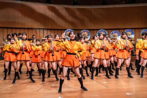 ▲「橘色惡魔」京都橘高校吹奏樂部（如圖），除夕夜跨界合作平民天后徐懷鈺。（圖／文總提供）