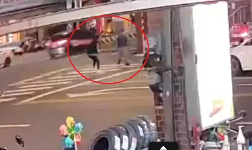 台南爆發隨機砍人！養身館男持刀攻擊過馬路民眾　男女遭砍大出血
