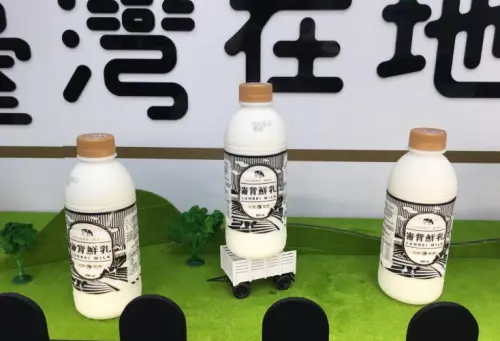 ▲崙背鮮乳是雲林縣政府跟台農鮮乳廠合作推出的產品，被婆媽封為是全聯必買的「神級鮮乳」。（圖/台農提供）
